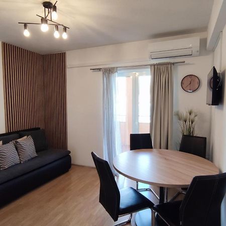 Apartments Kapetanovi Dvori โตรกีร์ ภายนอก รูปภาพ
