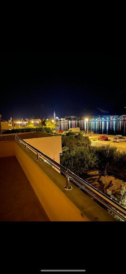 Apartments Kapetanovi Dvori โตรกีร์ ภายนอก รูปภาพ