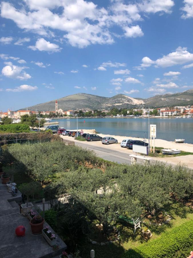 Apartments Kapetanovi Dvori โตรกีร์ ภายนอก รูปภาพ