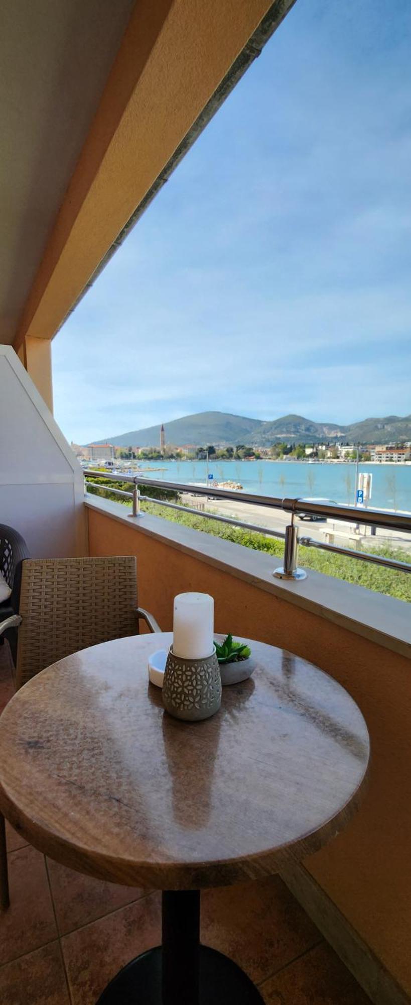 Apartments Kapetanovi Dvori โตรกีร์ ภายนอก รูปภาพ