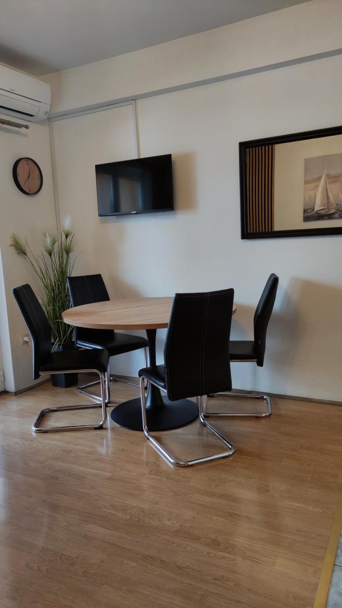 Apartments Kapetanovi Dvori โตรกีร์ ภายนอก รูปภาพ