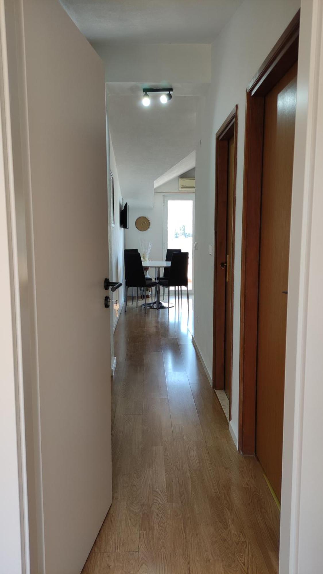 Apartments Kapetanovi Dvori โตรกีร์ ภายนอก รูปภาพ