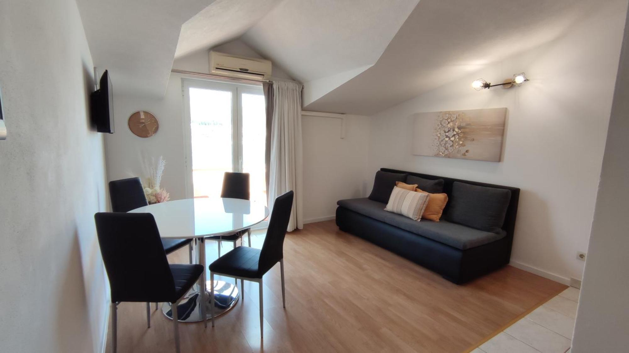 Apartments Kapetanovi Dvori โตรกีร์ ภายนอก รูปภาพ